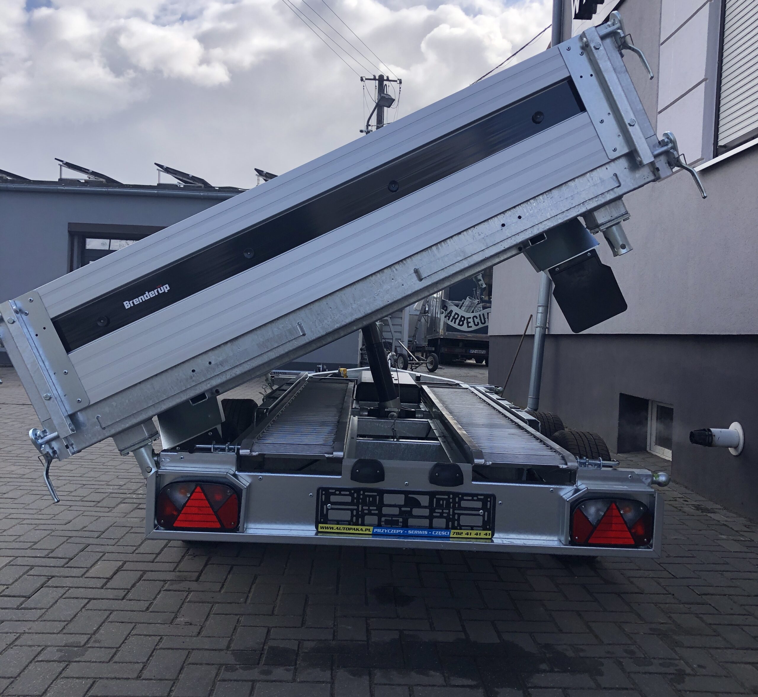 Wywrotka uchylna BRENDERUP TT5375ATB3500 KIPPER-3 STRONNY, do 3,5 t
