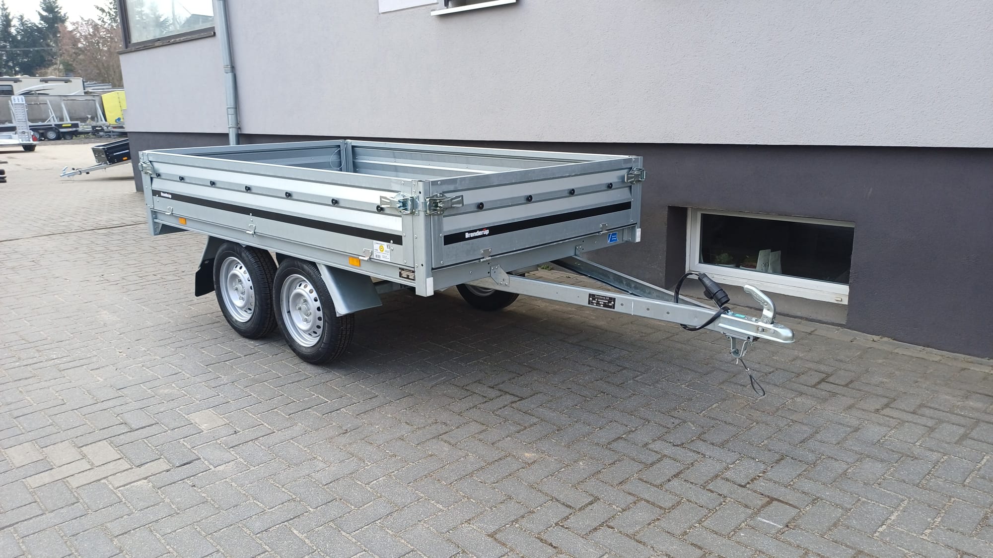 CLICK& COLLEC Przyczepka lekka dwuoosiowa Brenderup 3251stub750, 250 x 142, do 750 kg