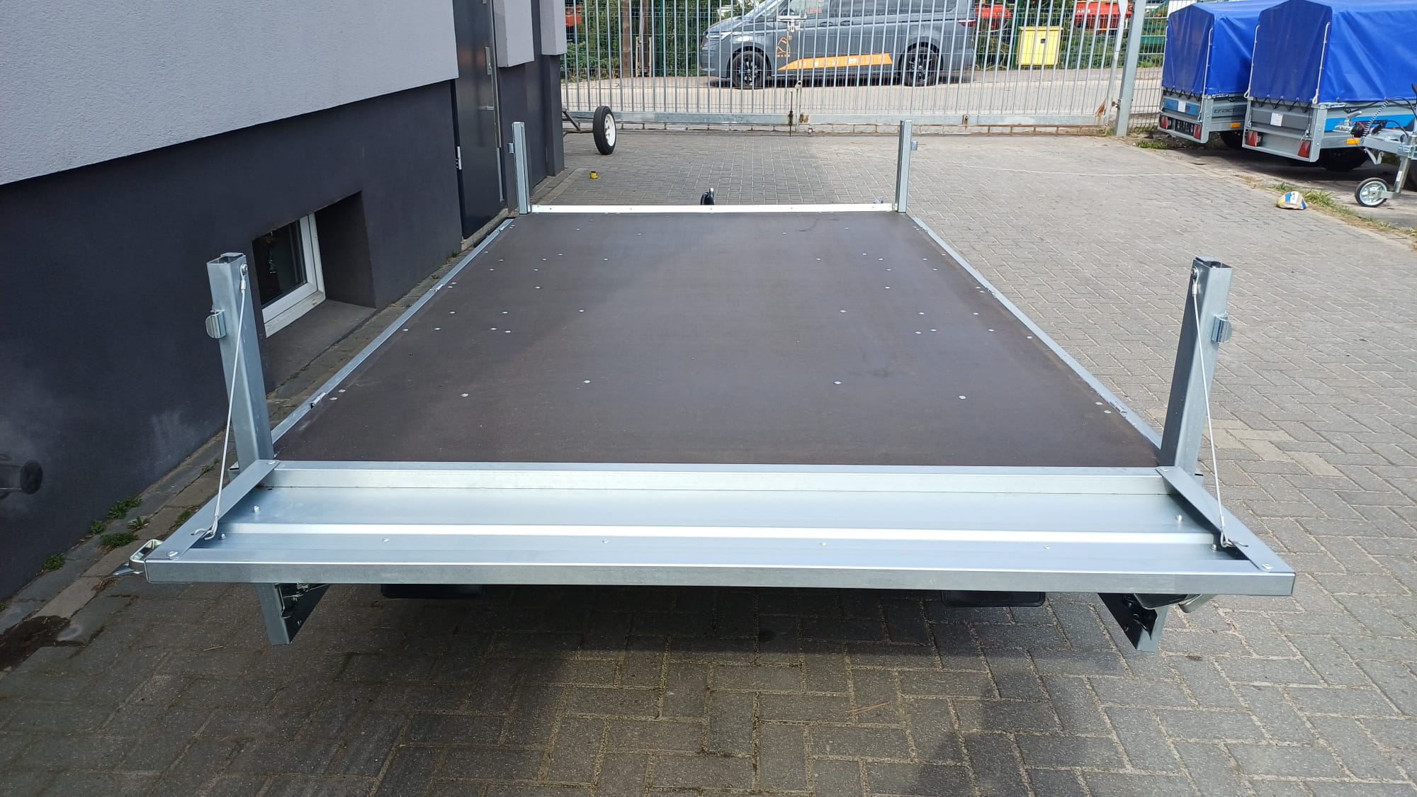 CLICK& COLLEC Przyczepka lekka dwuoosiowa Brenderup 3251stub750, 250 x 142, do 750 kg