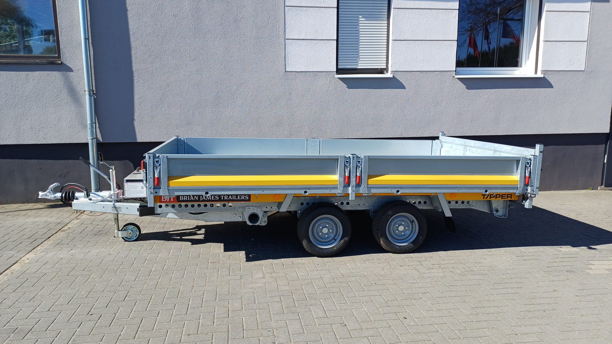Przyczepa wywrotka Brian James Trailers Tipper-3,6 x 2,0 m, DMC 3500 – najniższa cena z ostatnich 30 dni.