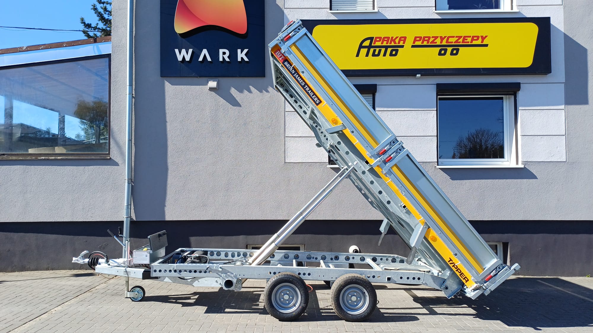 Przyczepa wywrotka Brian James Trailers Tipper-3,6 x 2,0 m, DMC 3500 – najniższa cena z ostatnich 30 dni.