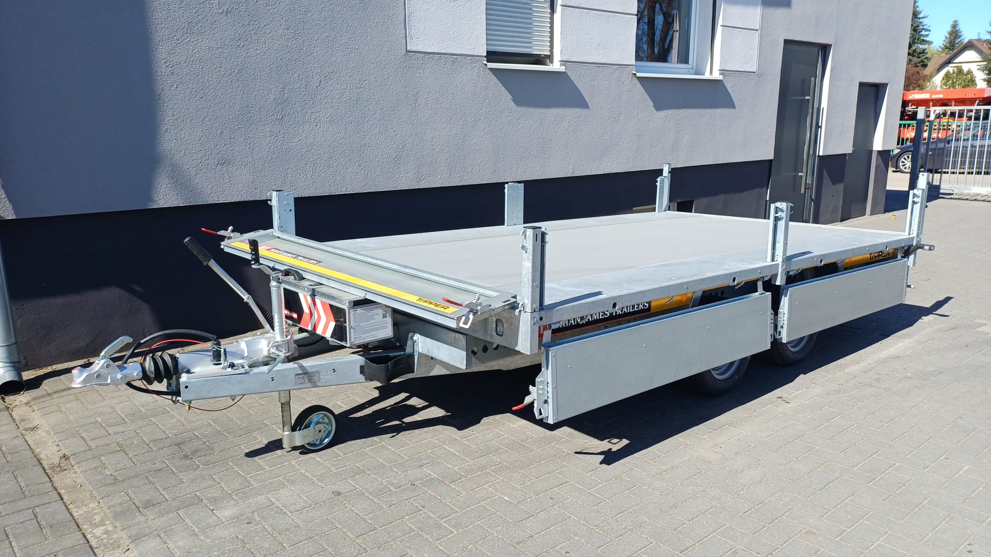 Przyczepa wywrotka Brian James Trailers Tipper-3,6 x 2,0 m, DMC 3500 – najniższa cena z ostatnich 30 dni.
