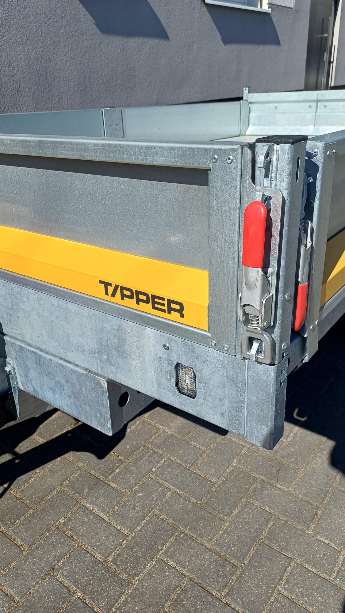 Przyczepa wywrotka Brian James Trailers Tipper-3,6 x 2,0 m, DMC 3500 – najniższa cena z ostatnich 30 dni.