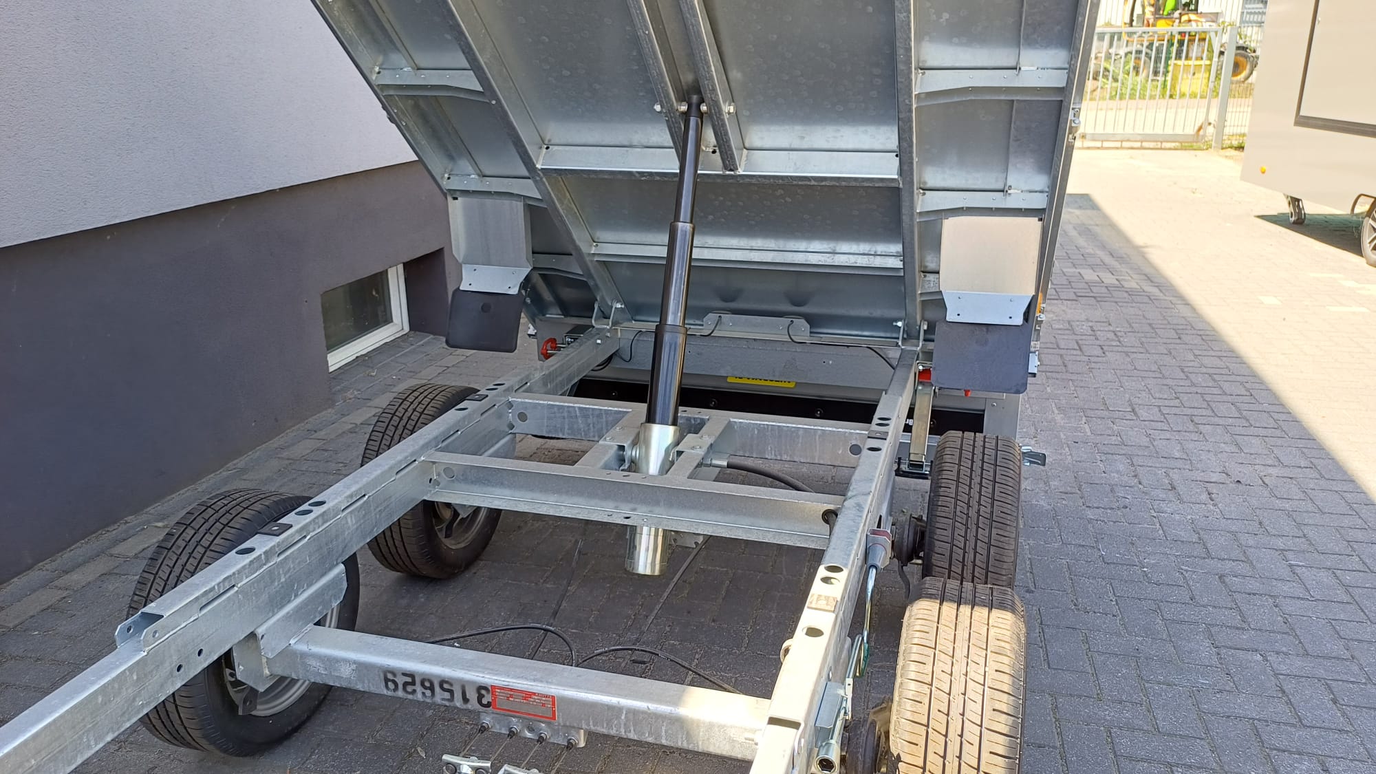 Wywrotka BRENDERUP BT4310STB2700 1-STRONA, 308x168x35 CM, DMC 2700KG