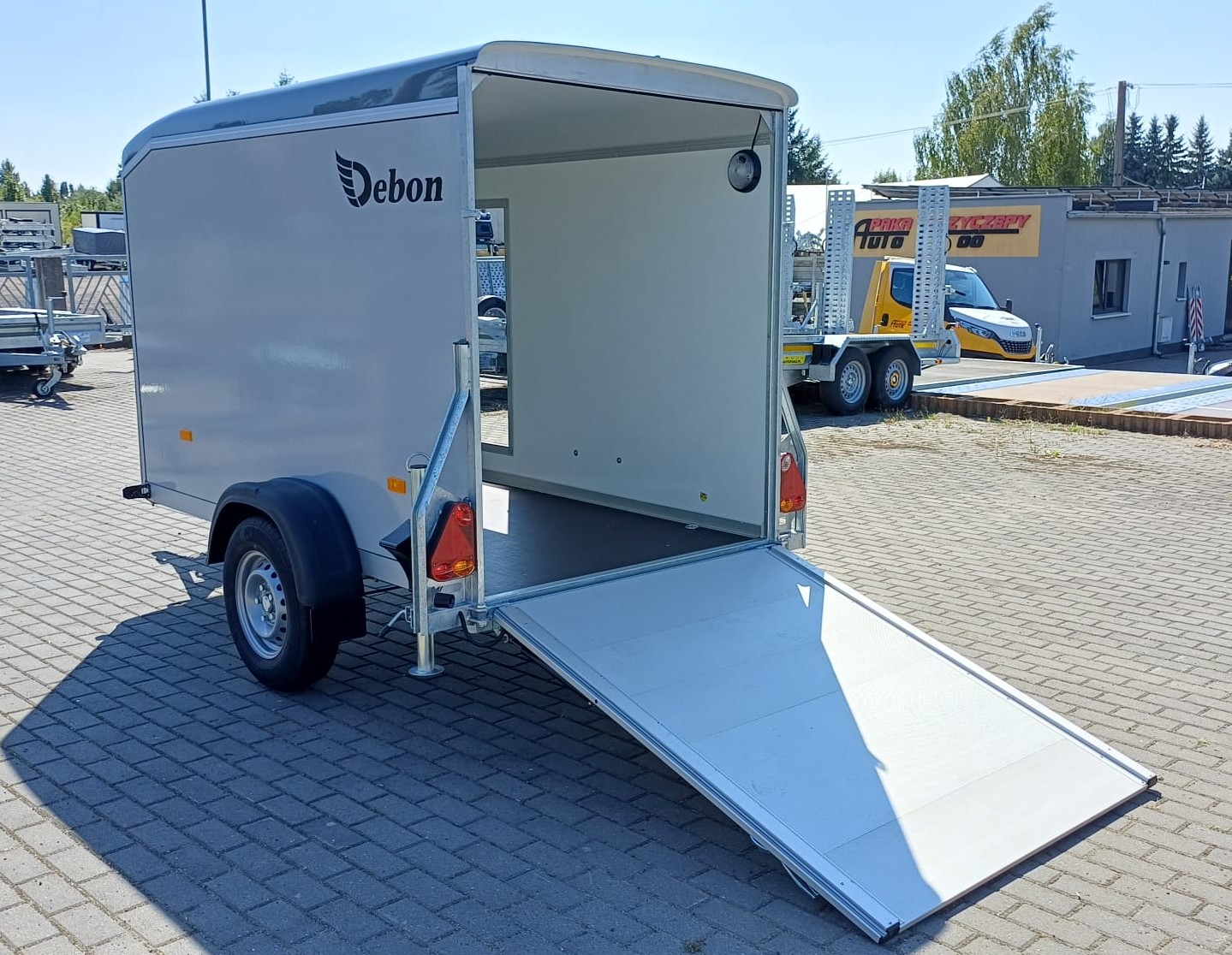 Przyczepa DEBON CARGO FURGON 1300, 300x150x170CM, DMC 750 -1300 KG (Kopia)