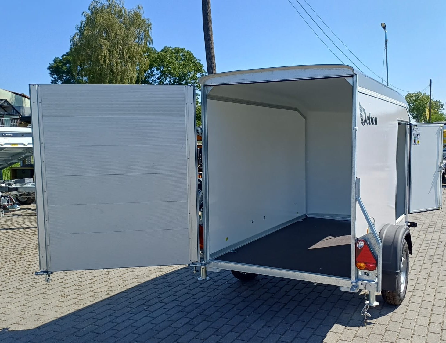Przyczepa DEBON CARGO FURGON 1300, 300x150x170CM, DMC 750 -1300 KG (Kopia)
