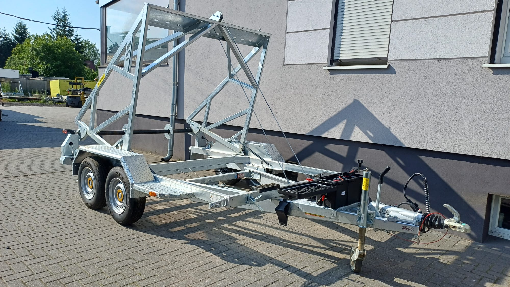 Przyczepa kablowa Wark z wciągarką elektryczną, DMC do 3,5 t