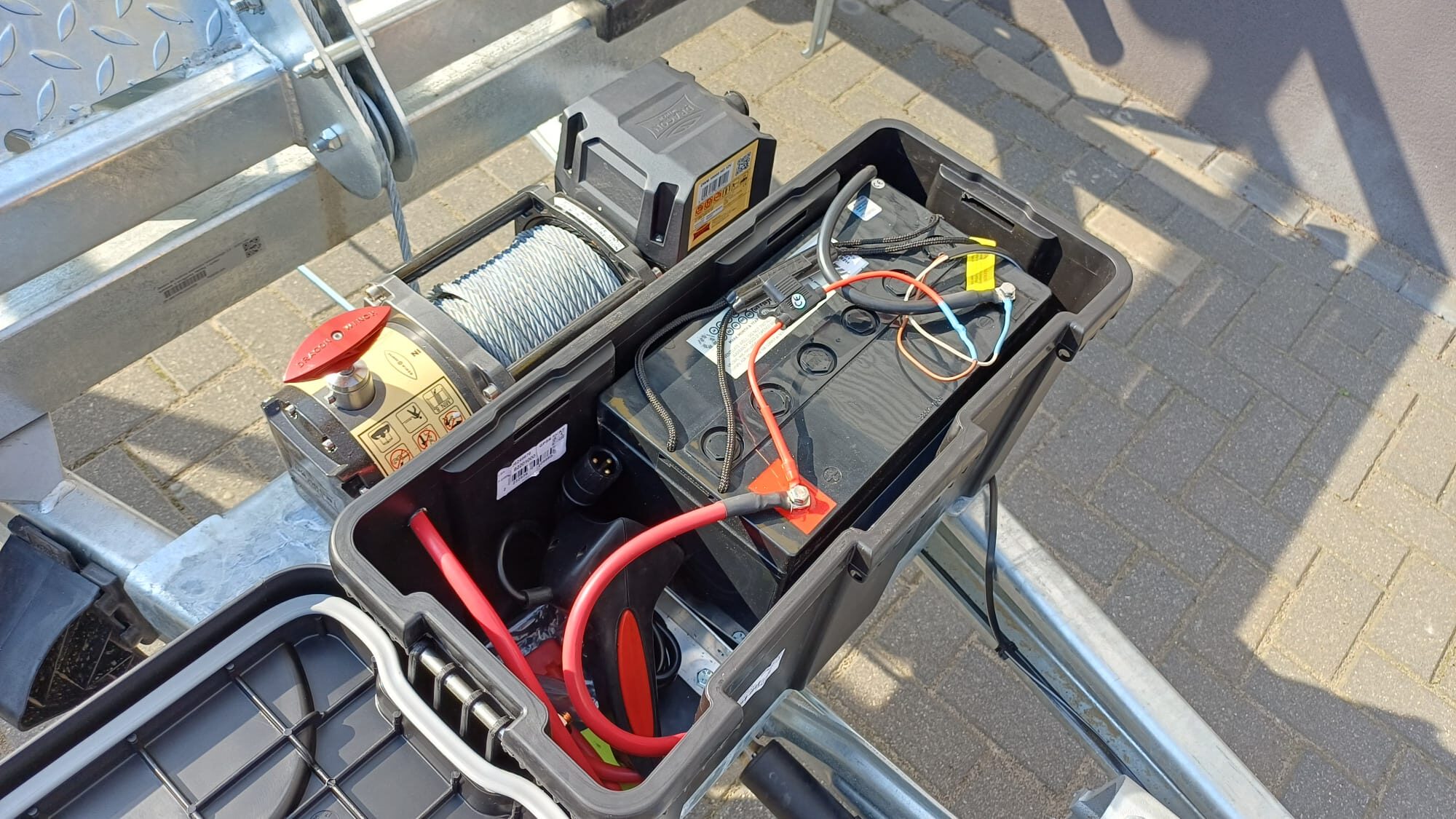Przyczepa kablowa Wark z wciągarką elektryczną, DMC do 3,5 t
