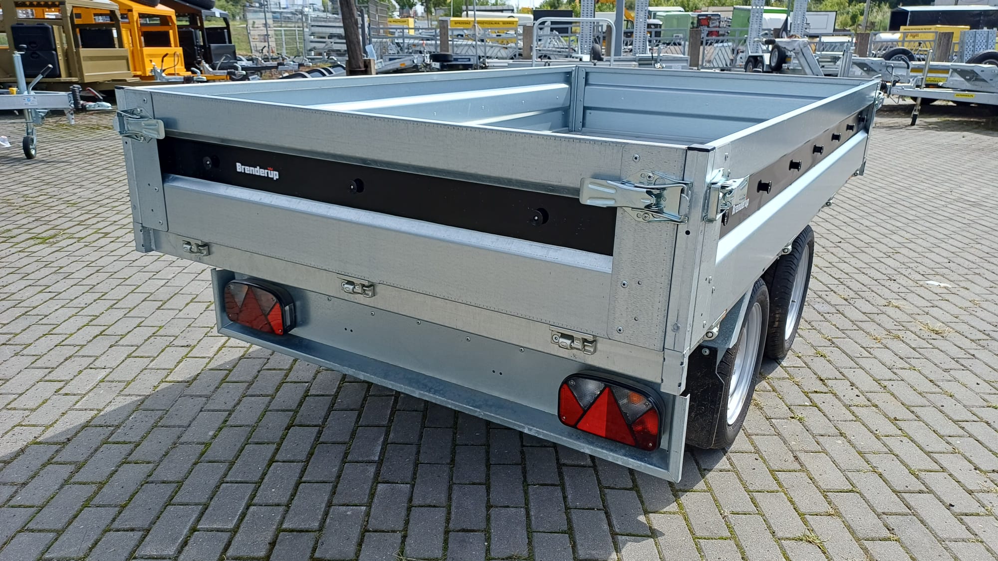 Wywrotka BRENDERUP BT4260STB2700 1-STRONA, 258x143x35 CM, DMC 2700KG (081467)
