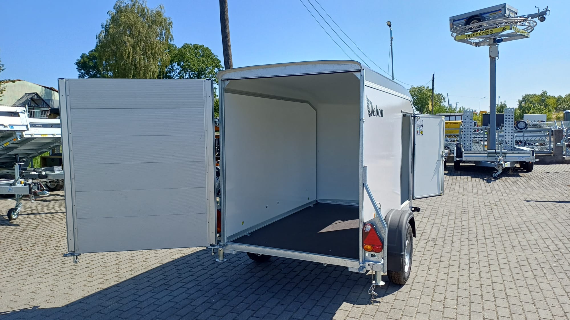 Przyczepa DEBON CARGO FURGON 1300, 300x150x170CM, DMC 750 -1300 KG (Kopia)