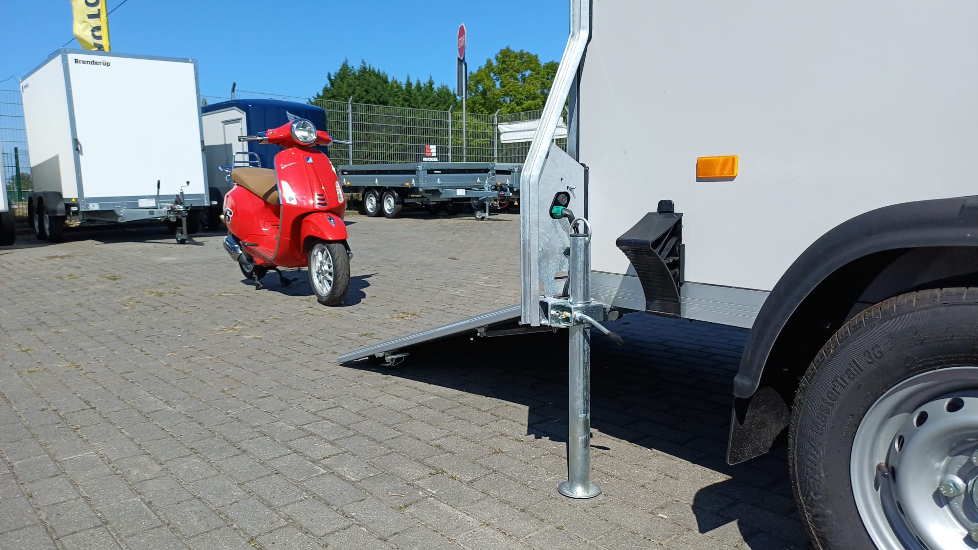 Przyczepa DEBON CARGO FURGON 1300, 300x150x170CM, DMC 750 -1300 KG (Kopia)