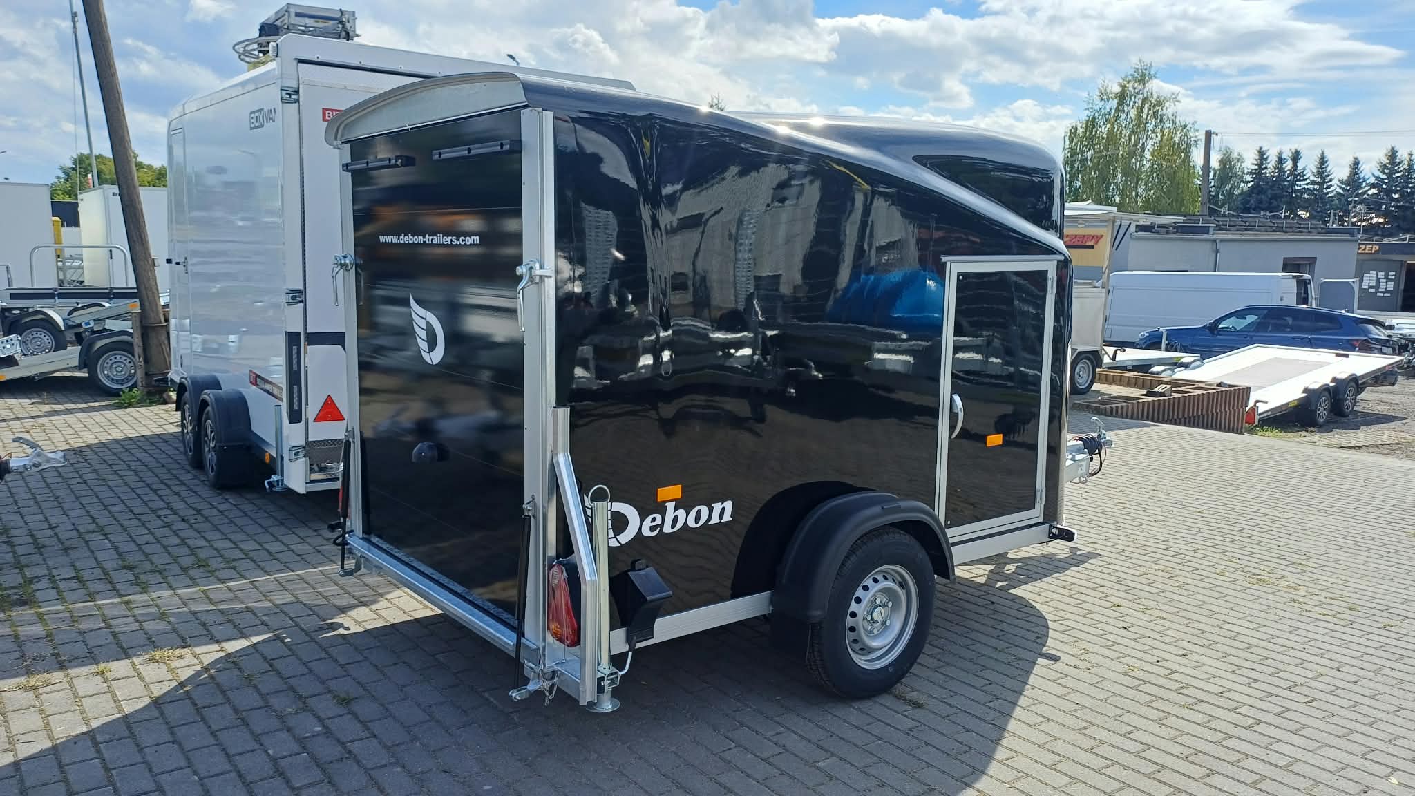 Przyczepa DEBON CARGO FURGON 1300, 300x150x170CM, DMC 750 -1300 KG (Kopia)