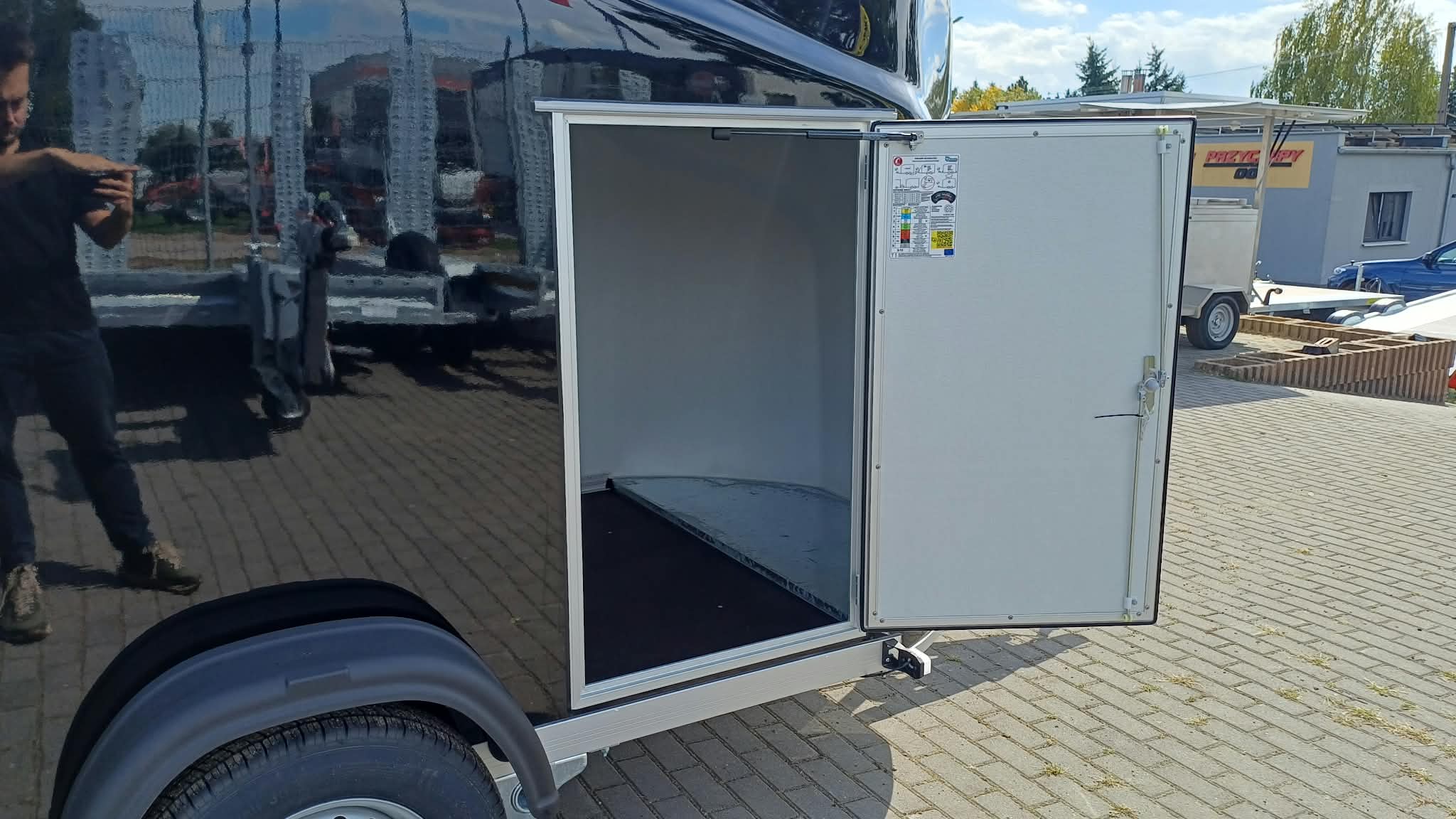 Przyczepa DEBON CARGO FURGON 1300, 300x150x170CM, DMC 750 -1300 KG (Kopia)