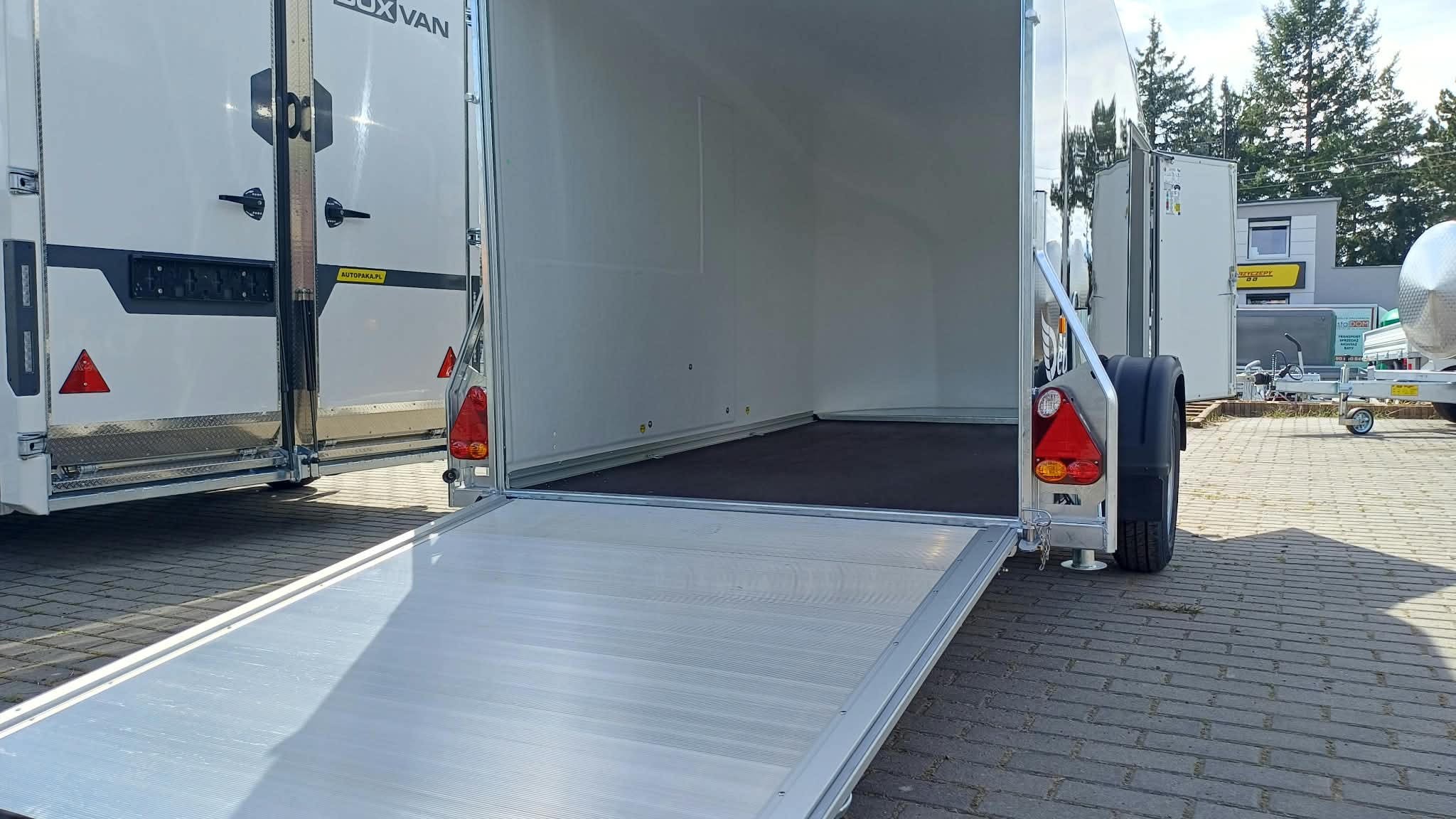 Przyczepa DEBON CARGO FURGON 1300, 300x150x170CM, DMC 750 -1300 KG (Kopia)