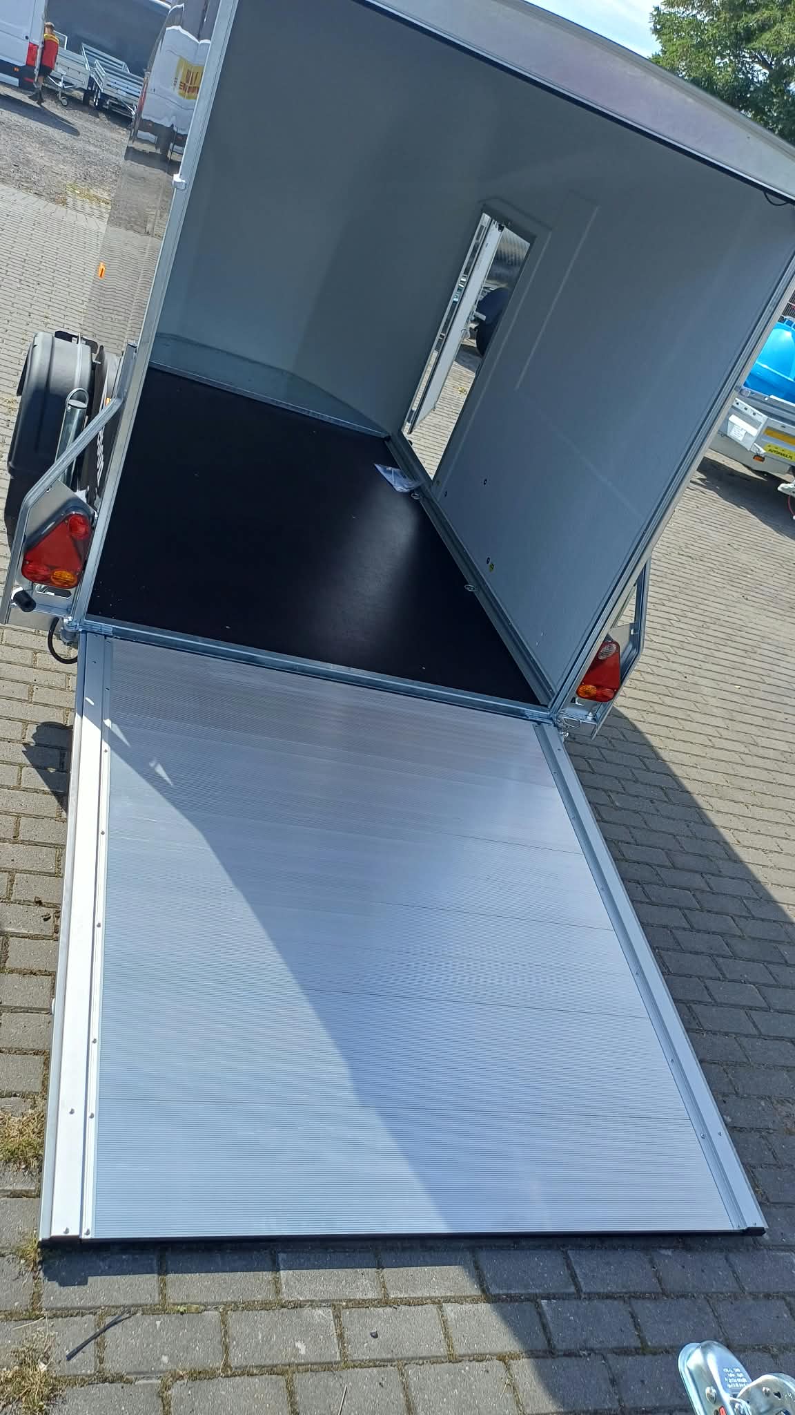 Przyczepa DEBON CARGO FURGON 1300, 300x150x170CM, DMC 750 -1300 KG (Kopia)