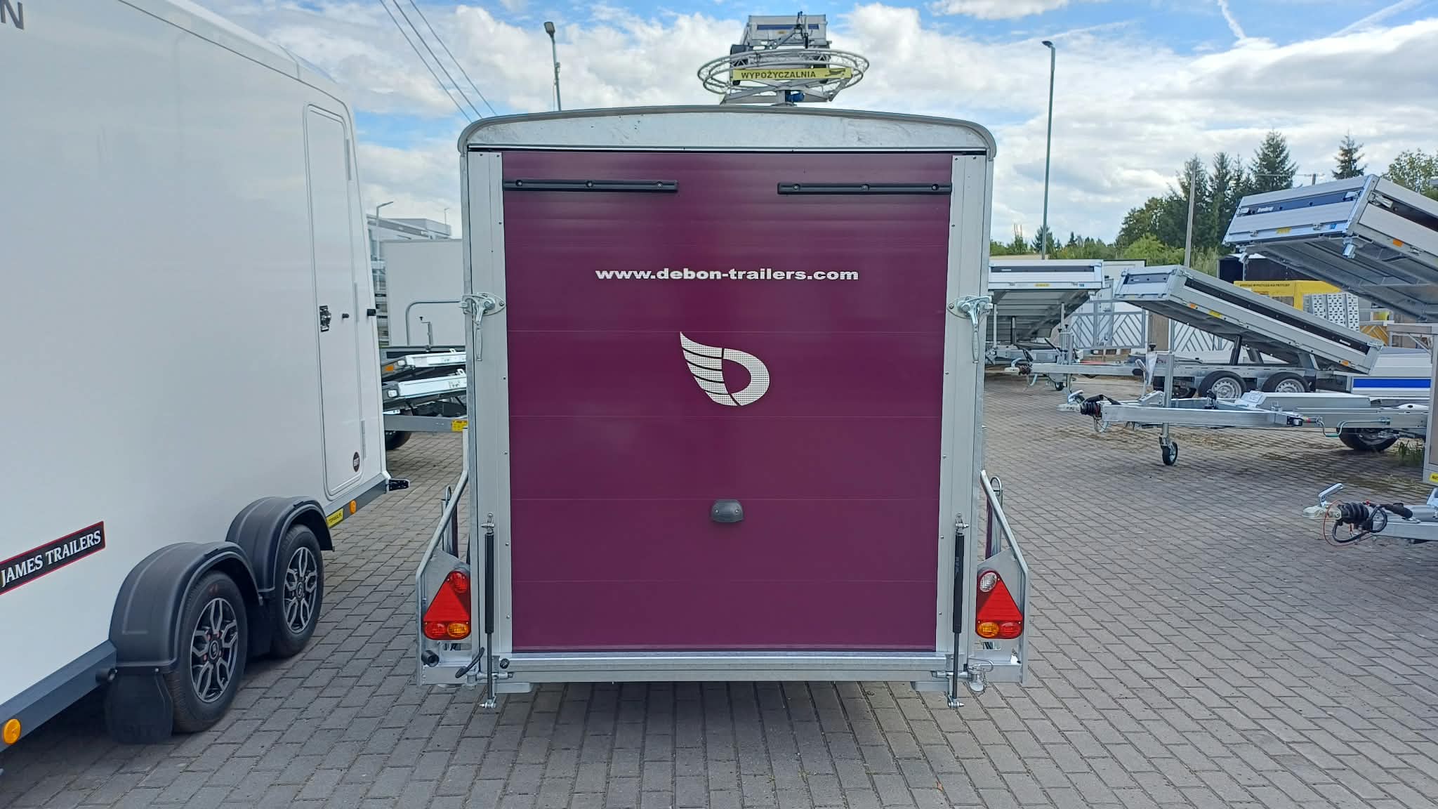 Przyczepa DEBON CARGO FURGON 1300, 300x150x170CM, DMC 750 -1300 KG czarna (Kopia)