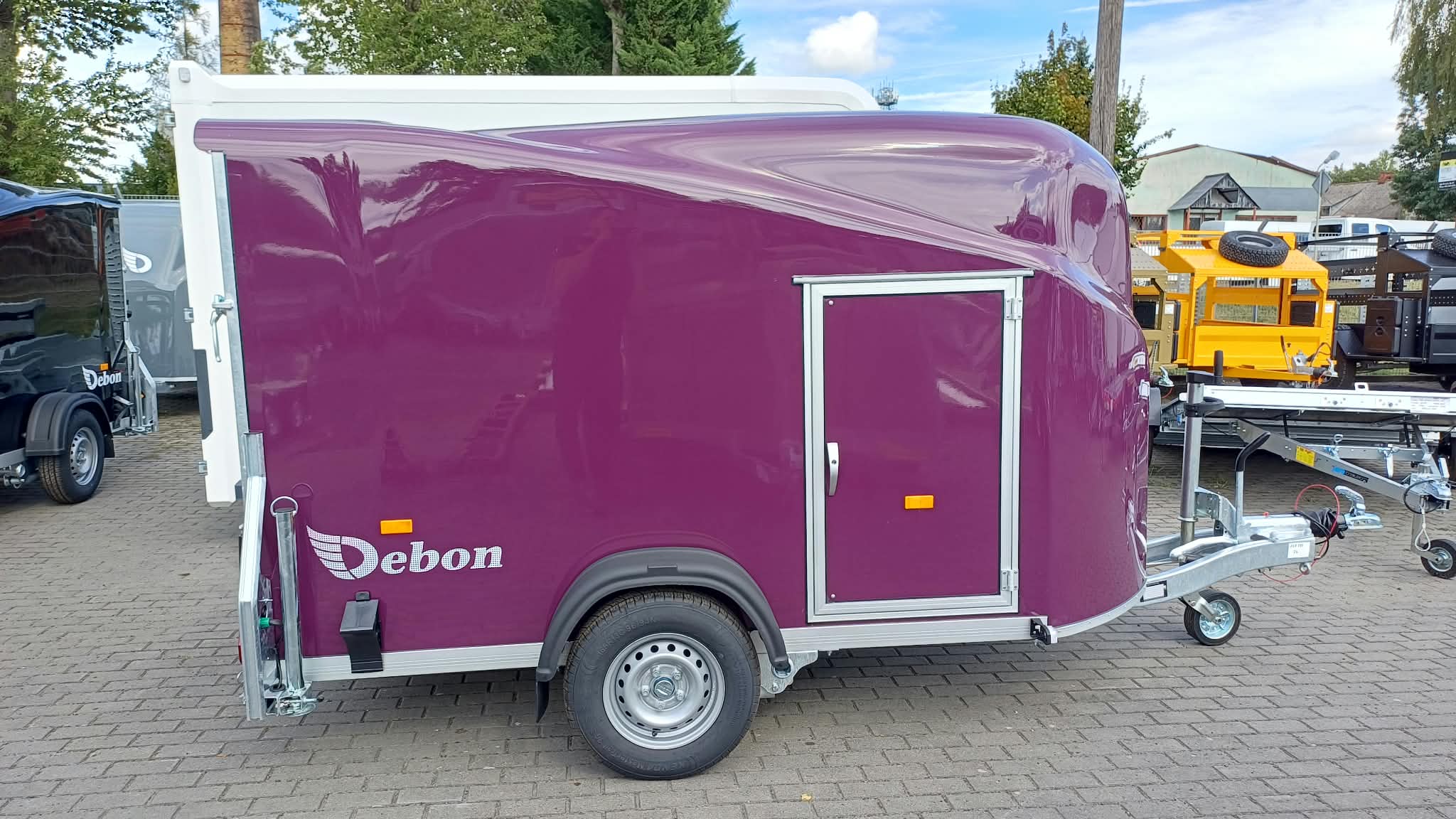 Przyczepa DEBON CARGO FURGON 1300, 300x150x170CM, DMC 750 -1300 KG czarna (Kopia)