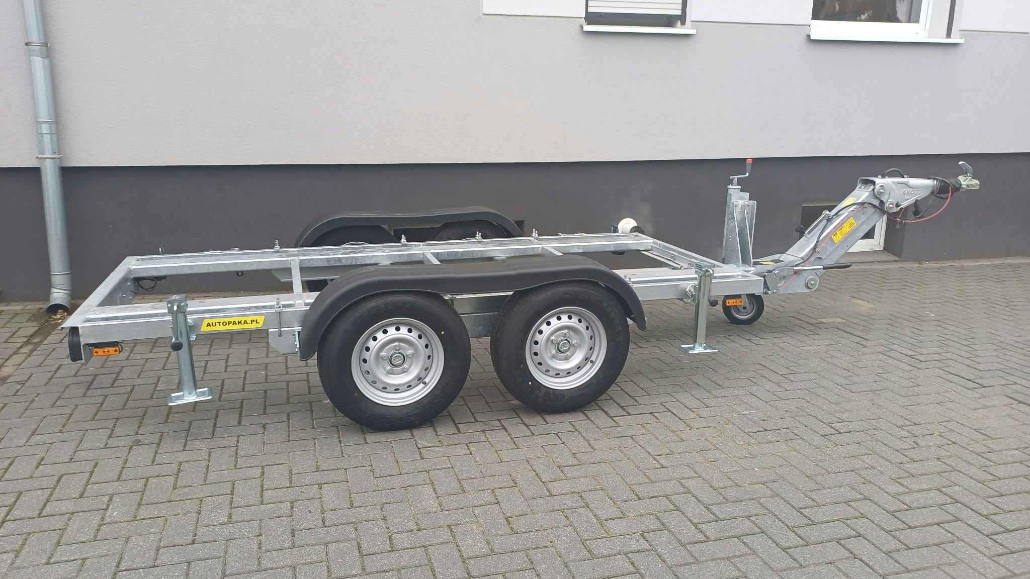 Przyczepa do agregatu WARK z regulowanym dyszlem, 320×144 CM, DMC 3500kg
